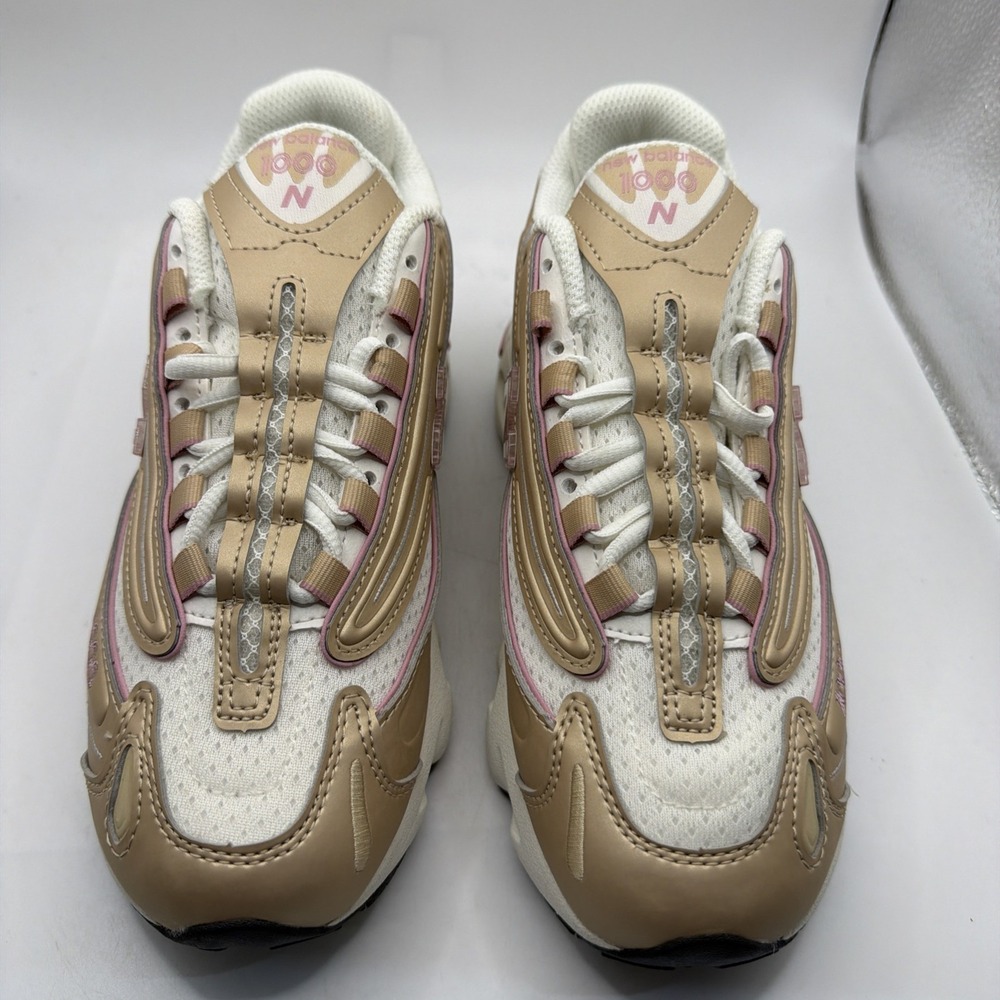 New Balance 1000 Low Top Lace-Up Youth Colorblock Sneaker, Men 4, Women 5.5.